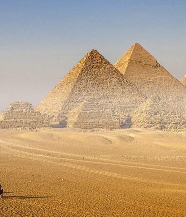 pyramids of giza